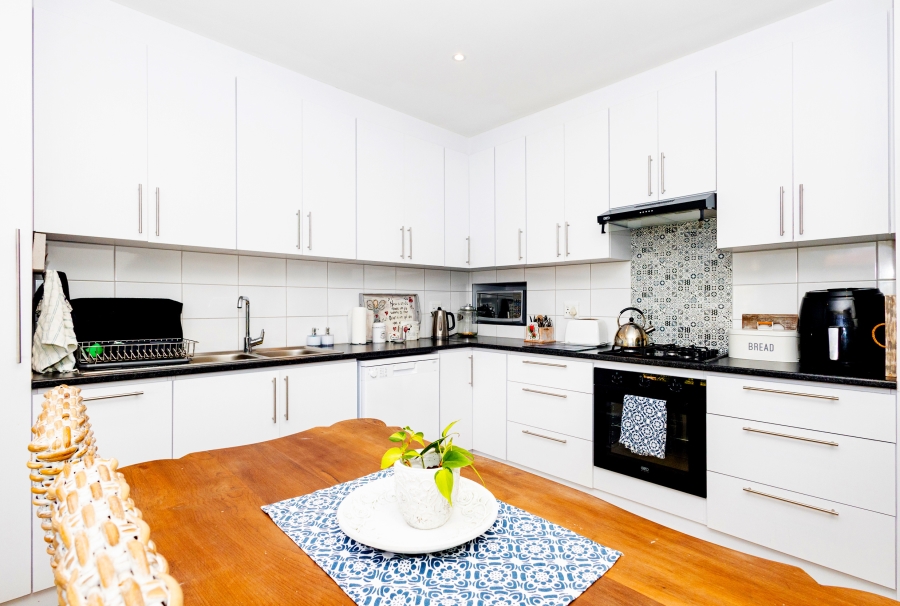 4 Bedroom Property for Sale in Stellenridge Western Cape